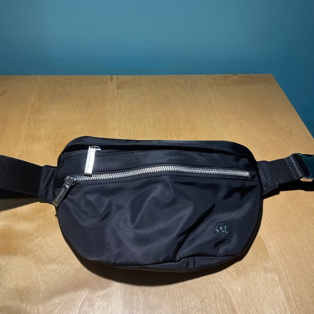 Lululemon city adventurer belt bag